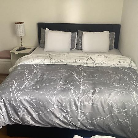 Chambre Spacieuse Et Confortable Avec Ecran Plat Oetwil an Der Limmat Buitenkant foto