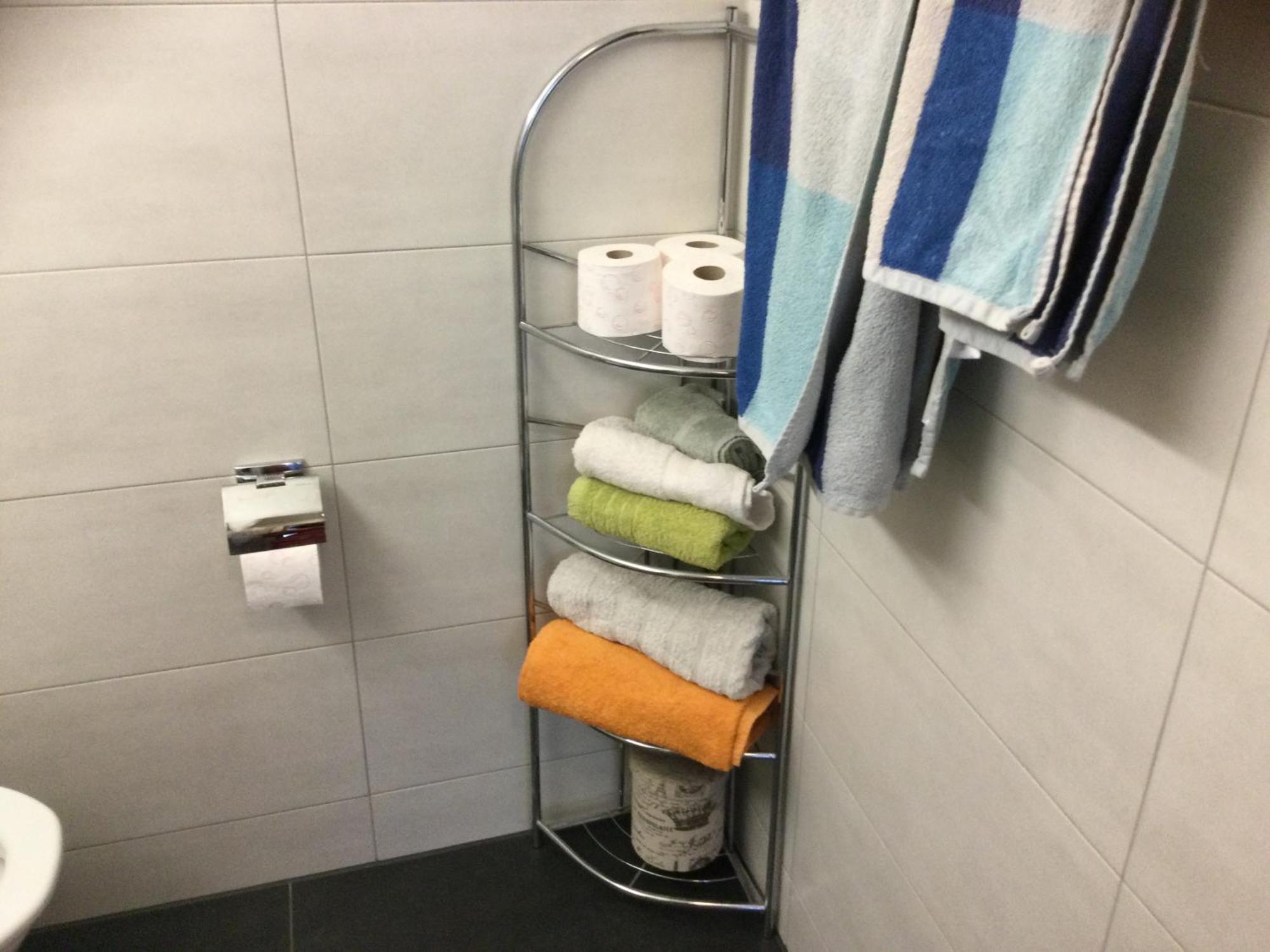Chambre Spacieuse Et Confortable Avec Ecran Plat Oetwil an Der Limmat Buitenkant foto