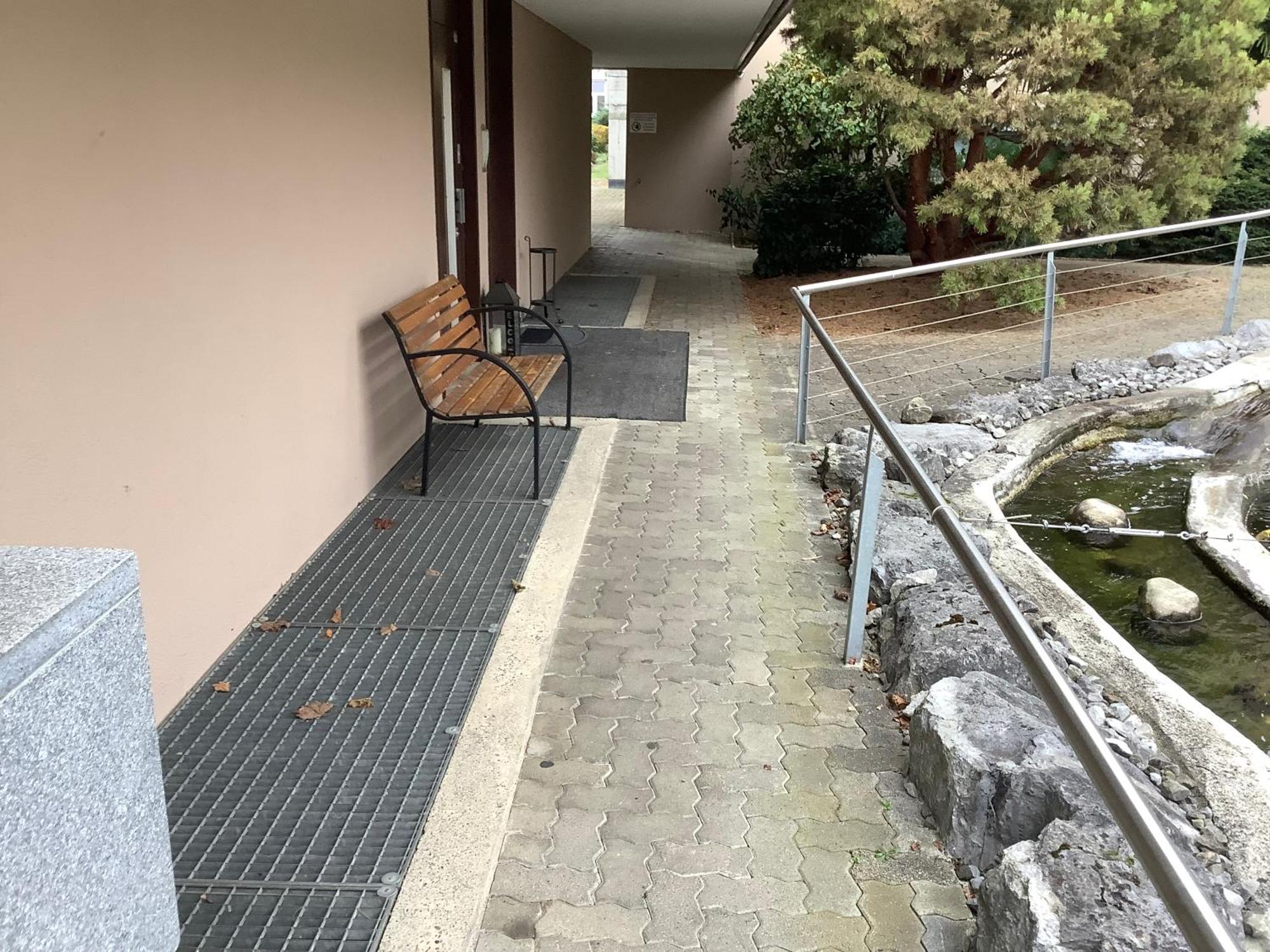 Chambre Spacieuse Et Confortable Avec Ecran Plat Oetwil an Der Limmat Buitenkant foto